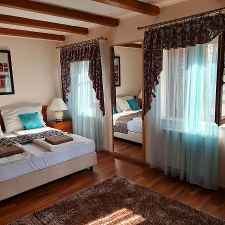 Toroes Panzio Bed & Breakfast Szabolcs Bagian luar foto