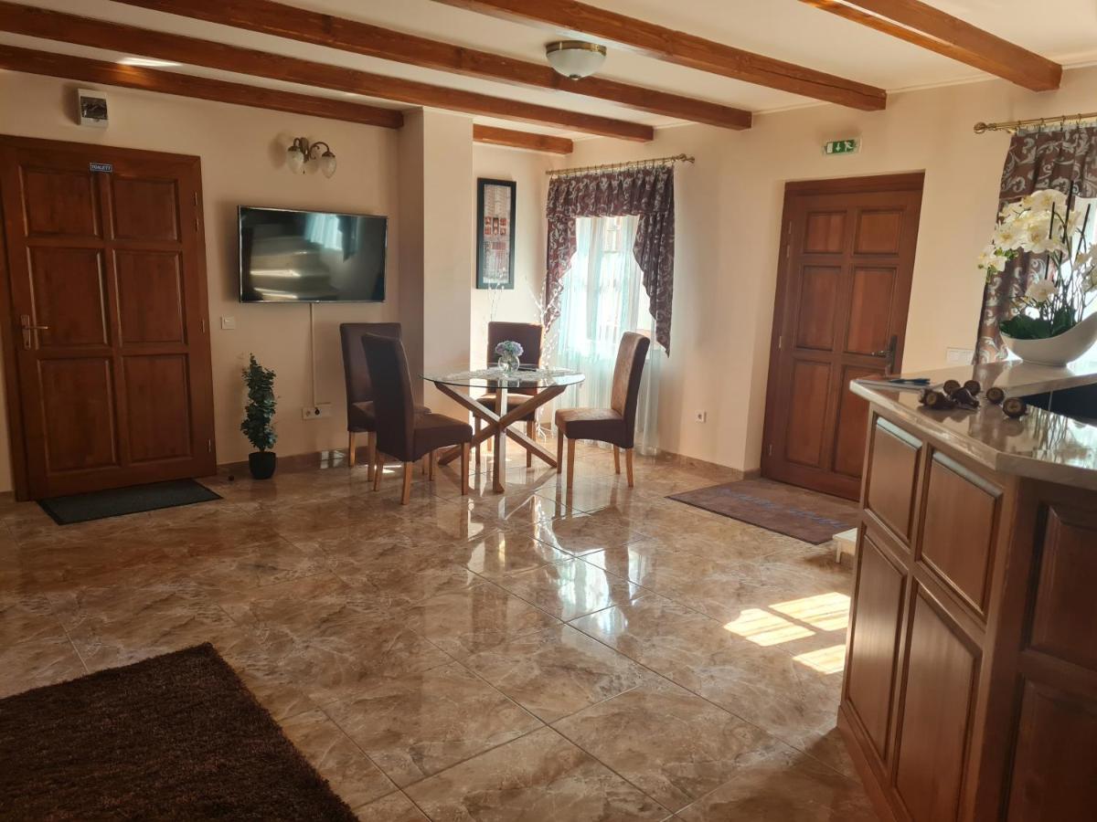 Toroes Panzio Bed & Breakfast Szabolcs Bagian luar foto