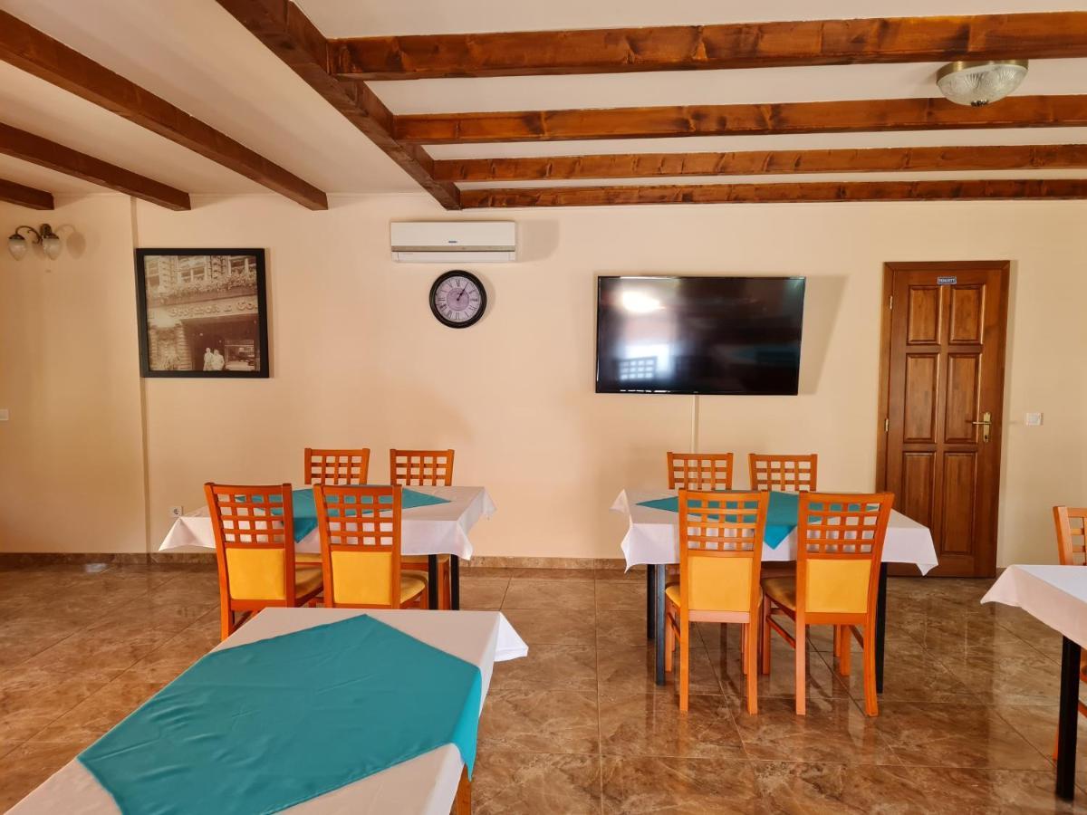 Toroes Panzio Bed & Breakfast Szabolcs Bagian luar foto